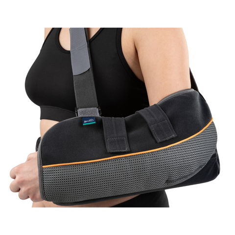 The Shoulder Immobiliser 30° is a high-quality orthopedic support designed to stabilise and immobilise the shoulder joint at a 30-degree angle of abduction. This product combines a sling, 30° abduction pillow, and adjustable Velcro straps for individualised support.