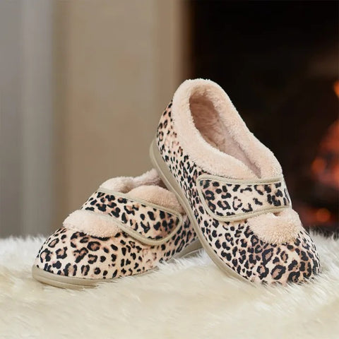 Cosyfeet Snuggly Slipper Leopard